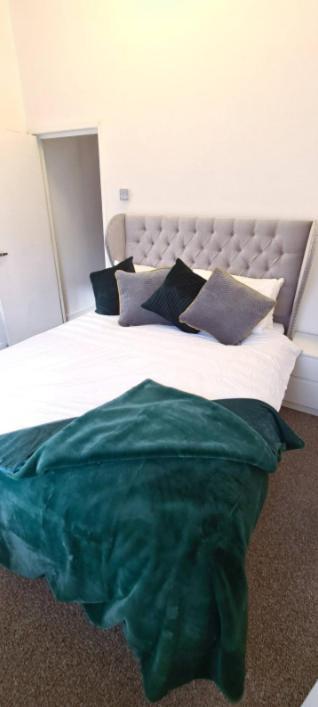 Entire 2 Bed Flat On 3Rd Floor Near City Centre & Stadium Cardiff Exteriér fotografie