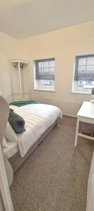 Entire 2 Bed Flat On 3Rd Floor Near City Centre & Stadium Cardiff Exteriér fotografie